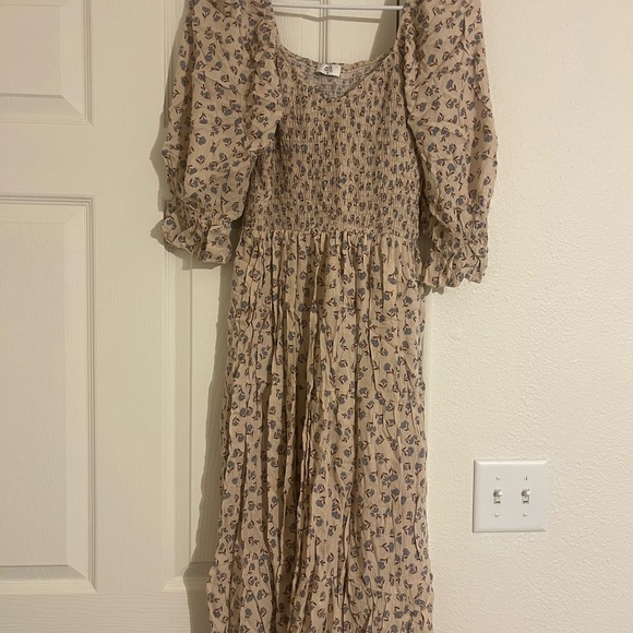 Cream and Tan Puff Sleeve Sundress with Scoop Neck for Casual Wedding Guest - Picture 1 of 2